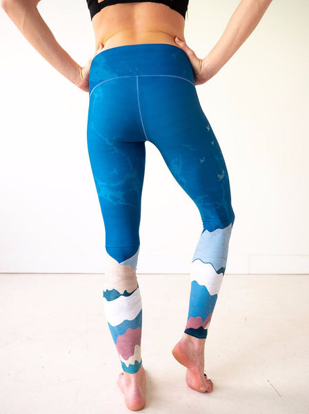 Abstract_Mountain_Yoga_Pants_Rear_600x600.jpg