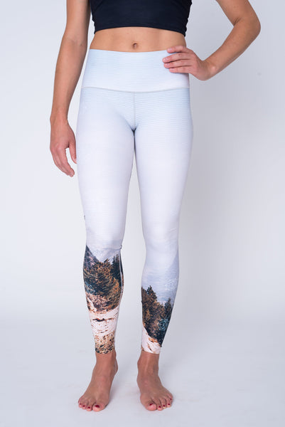 Mountain Vista High-Waisted Yoga Pants
