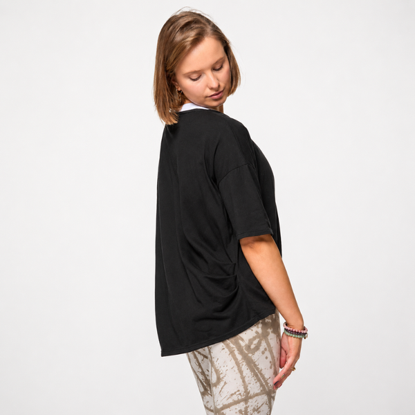 luna-and-soul-zen-organic-cotton-yoga-top-black-back-three-quarter._600x600.png