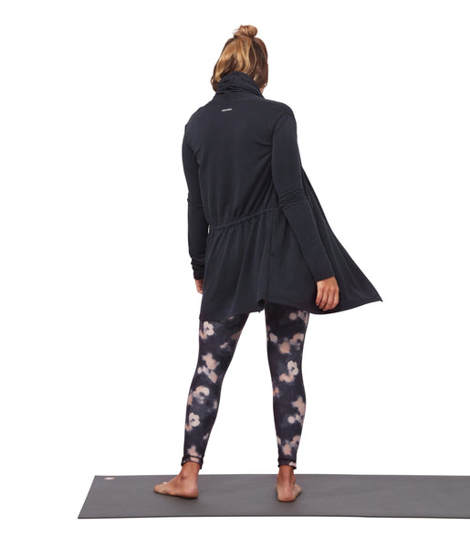 manduka-meditation-cardigan-black-alt_600x600.jpg