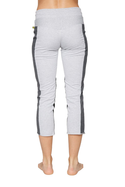 womens-45-length-zipper-pocket-capri-yoga-pant-grey-wcharcoal-black-womens-capris-4-rth-400804_600x600.jpg